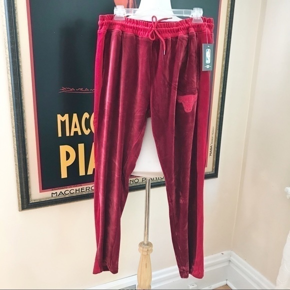 NBA: NWT Bulls Vintage 90s Style Red Velvet Drawstring Lounge Sweat Pants - Picture 1 of 7